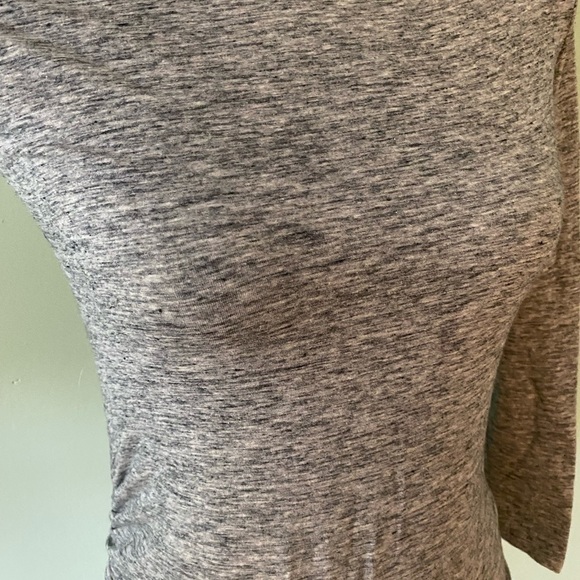 Women’s Old Navy Long-sleeve Maternity Top Size XS - Picture 3 of 6